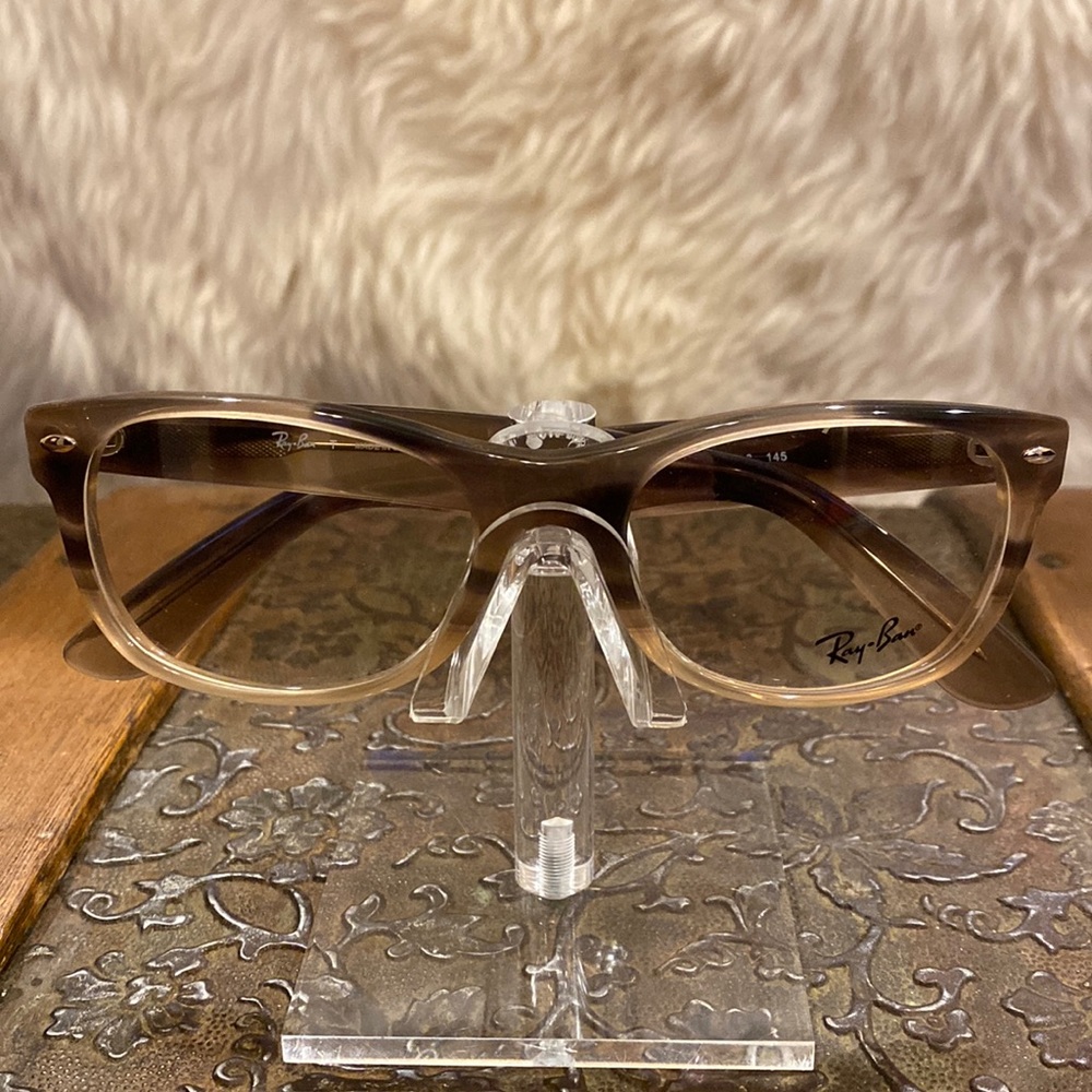 New optical glasses for prescription lenses